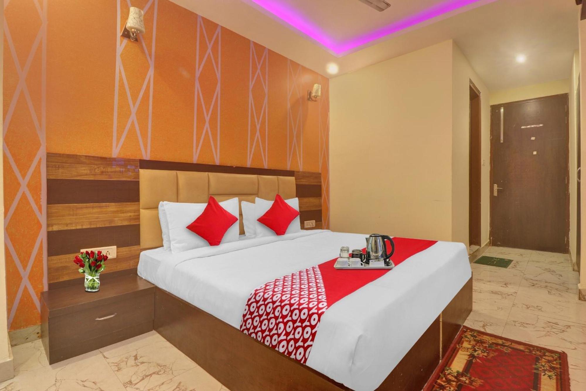 Hotel O Prince Home Stay Near Ambience Mall New Delhi Exterior photo